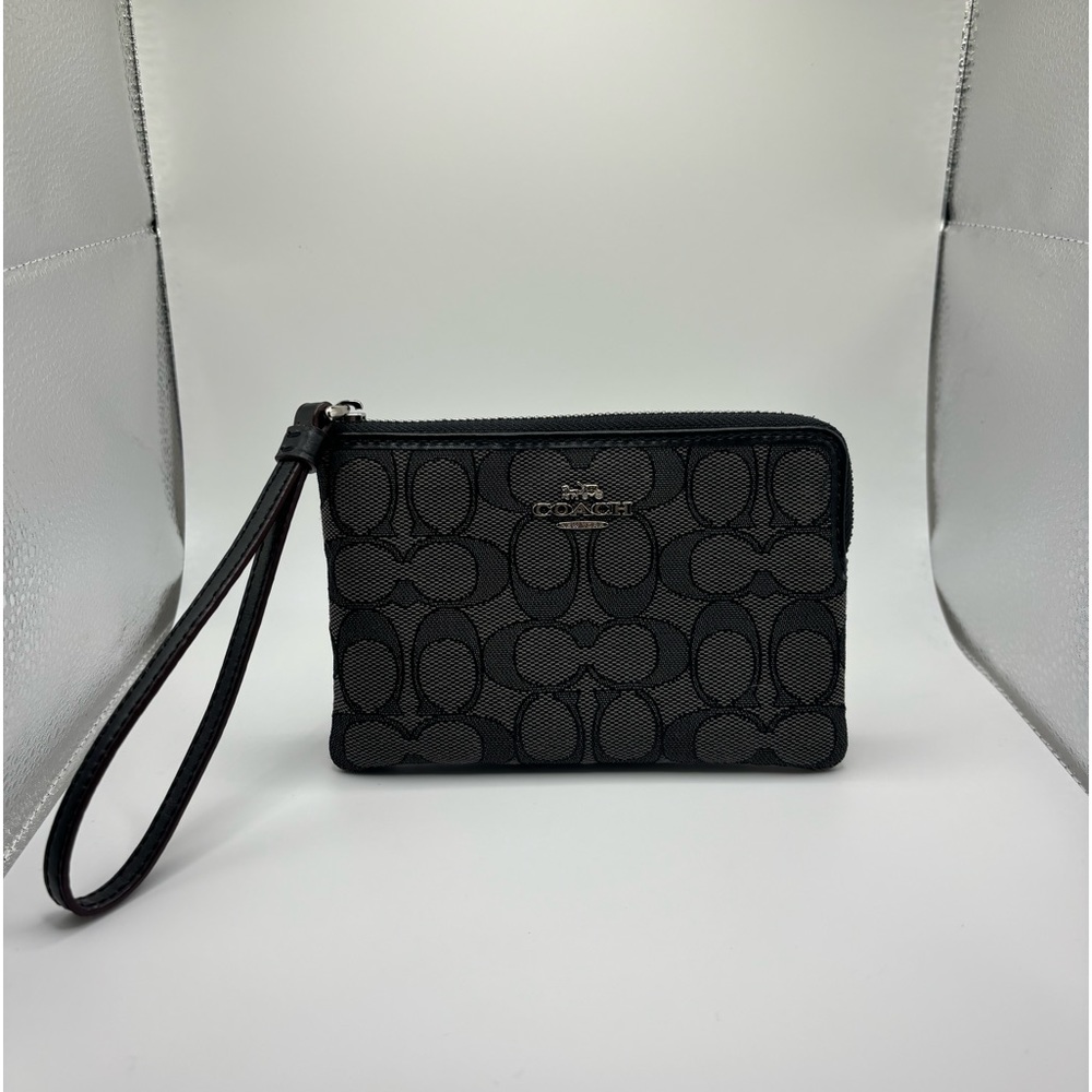 Coach Corner Zip Wristlet Signature Canvas